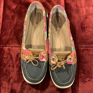 Size 10 Sperry boat shoe